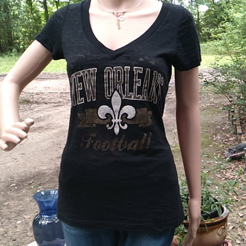 EUC womens "Bella" lightweight N.O. Saints t-shirt